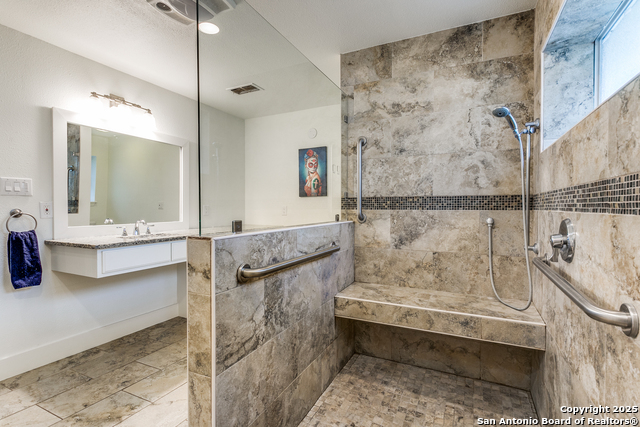 Listing photo id 27 for 2115 Green Creek