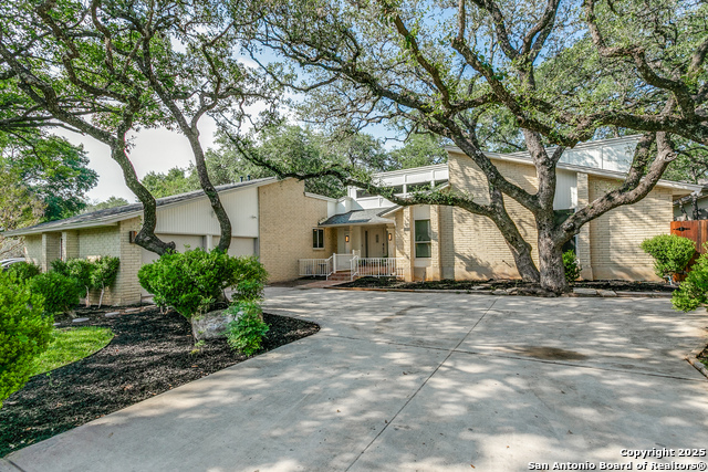 Listing photo id 1 for 2115 Green Creek