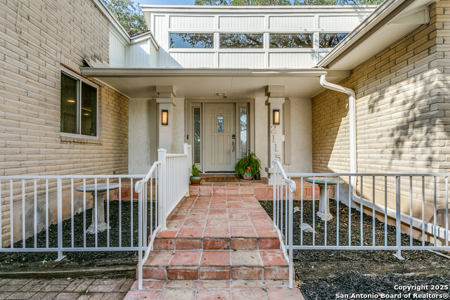 Listing photo id 3 for 2115 Green Creek