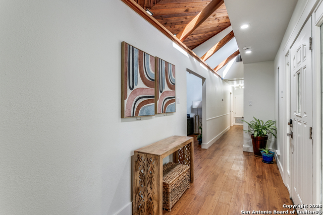 Listing photo id 4 for 2115 Green Creek