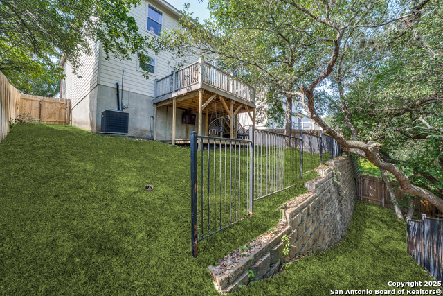 Listing photo id 24 for 10323 Medio Creek