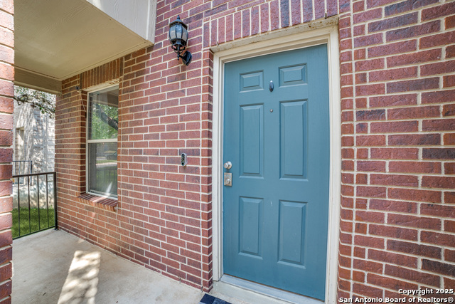 Listing photo id 2 for 10323 Medio Creek