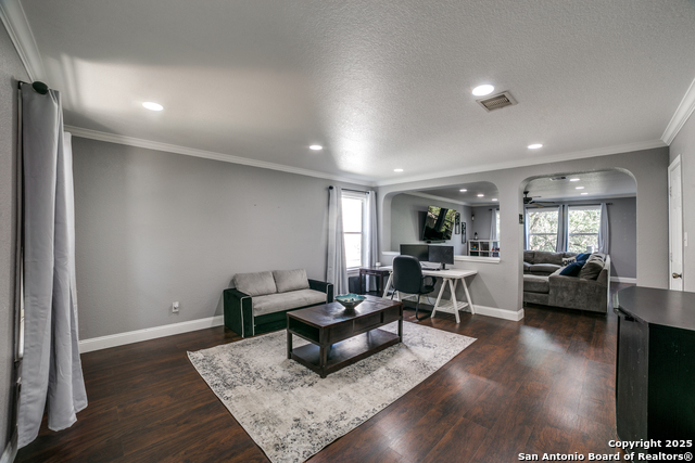 Listing photo id 4 for 10323 Medio Creek