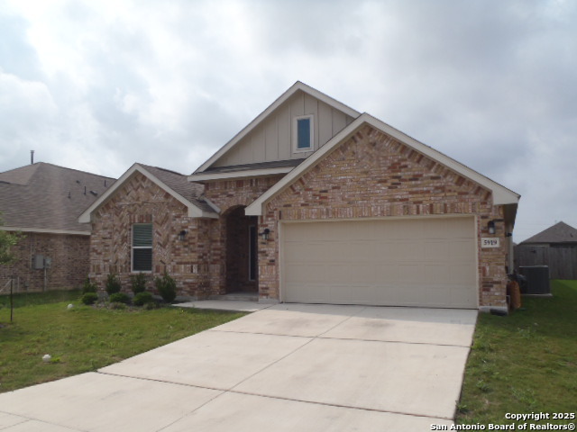 Listing photo id 0 for 5919 Corsicana