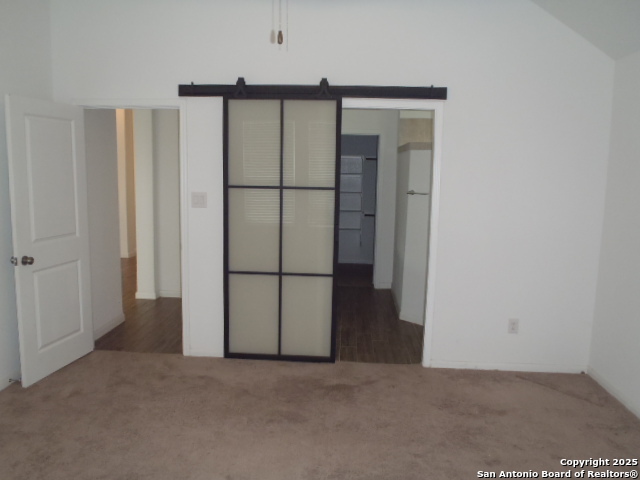 Listing photo id 18 for 5919 Corsicana