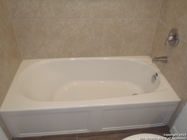 Listing photo id 32 for 5919 Corsicana