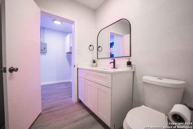 Listing photo id 14 for 555 Hansford