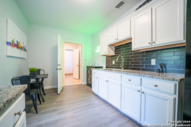 Listing photo id 16 for 555 Hansford