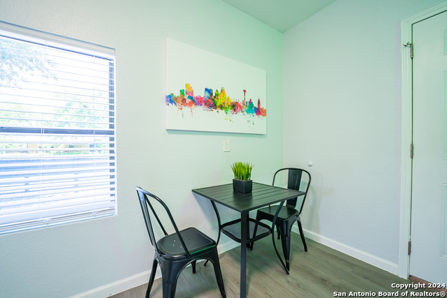 Listing photo id 19 for 555 Hansford