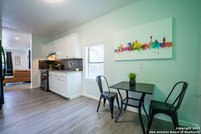 Listing photo id 20 for 555 Hansford