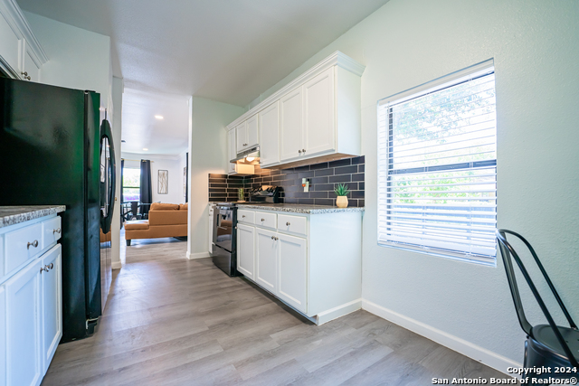 Listing photo id 21 for 555 Hansford