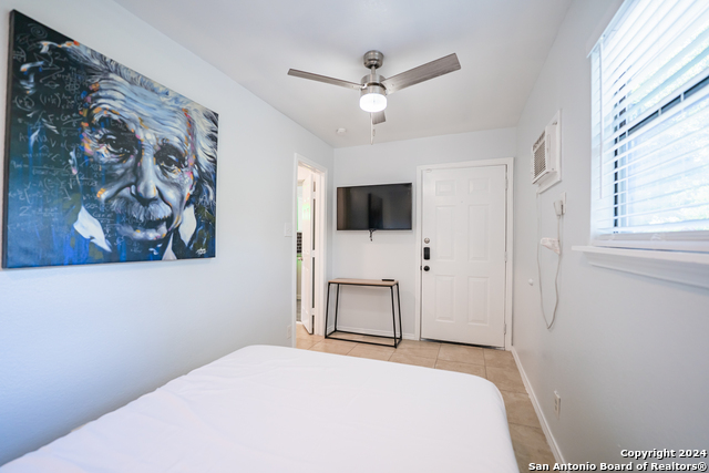 Listing photo id 25 for 555 Hansford
