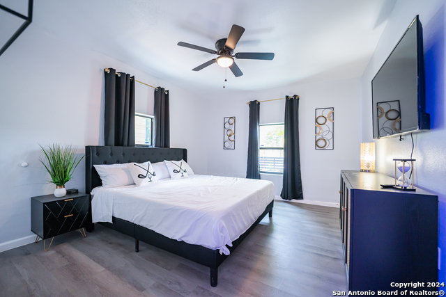 Listing photo id 28 for 555 Hansford