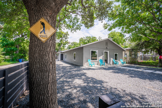 Listing photo id 32 for 555 Hansford