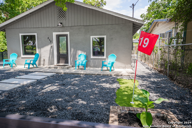 Listing photo id 39 for 555 Hansford