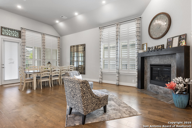 Listing photo id 15 for 17918 Cantera Ct