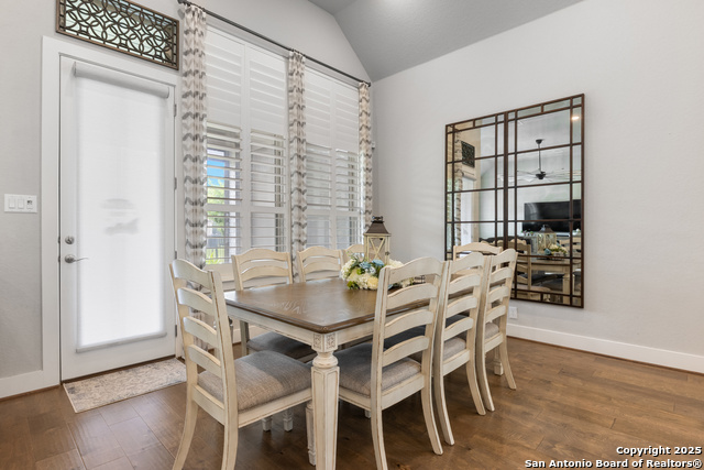 Listing photo id 16 for 17918 Cantera Ct