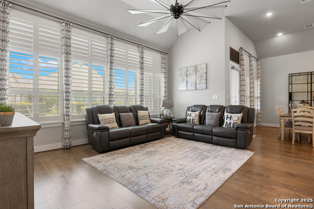 Listing photo id 18 for 17918 Cantera Ct