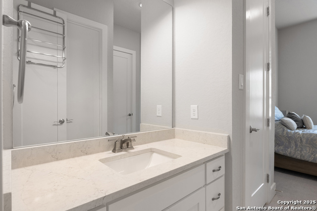 Listing photo id 6 for 17918 Cantera Ct
