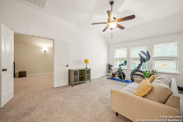 Listing photo id 28 for 17055 Sonoma