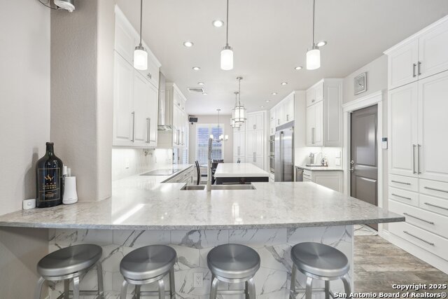 Listing photo id 10 for 2834 Olive Ave