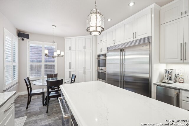 Listing photo id 13 for 2834 Olive Ave