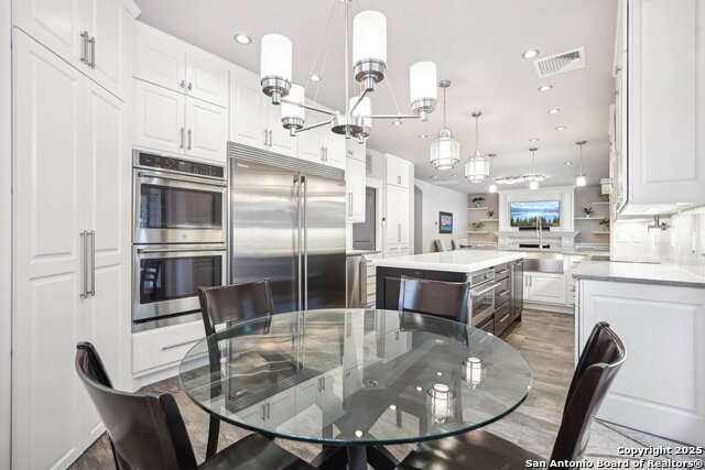 Listing photo id 17 for 2834 Olive Ave