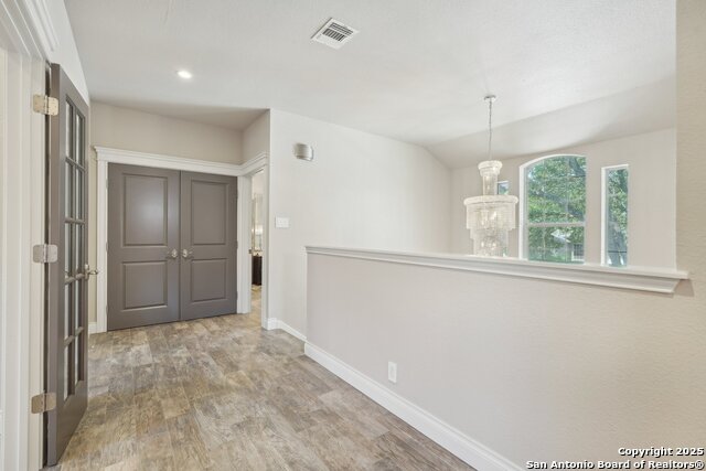 Listing photo id 19 for 2834 Olive Ave