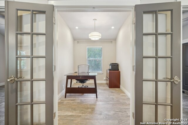 Listing photo id 20 for 2834 Olive Ave