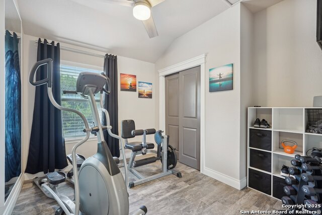 Listing photo id 21 for 2834 Olive Ave