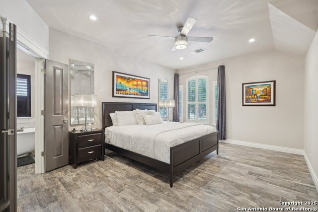 Listing photo id 22 for 2834 Olive Ave