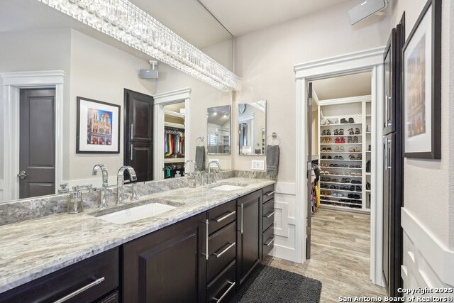 Listing photo id 24 for 2834 Olive Ave