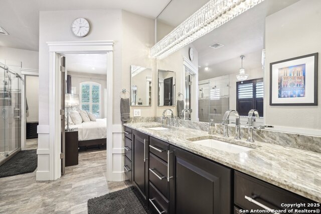 Listing photo id 25 for 2834 Olive Ave