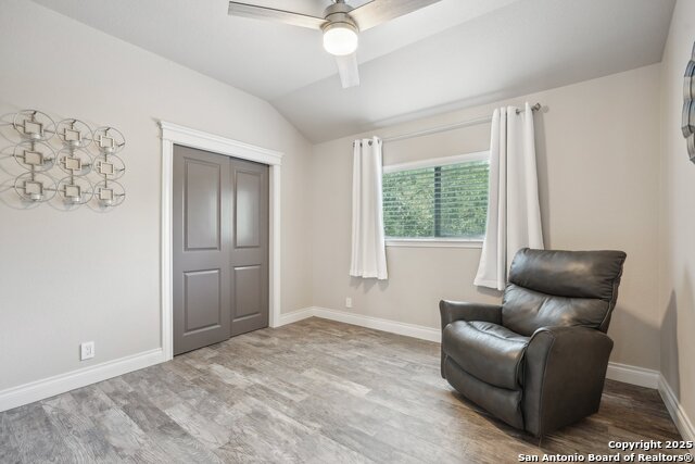 Listing photo id 32 for 2834 Olive Ave