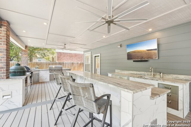 Listing photo id 39 for 2834 Olive Ave