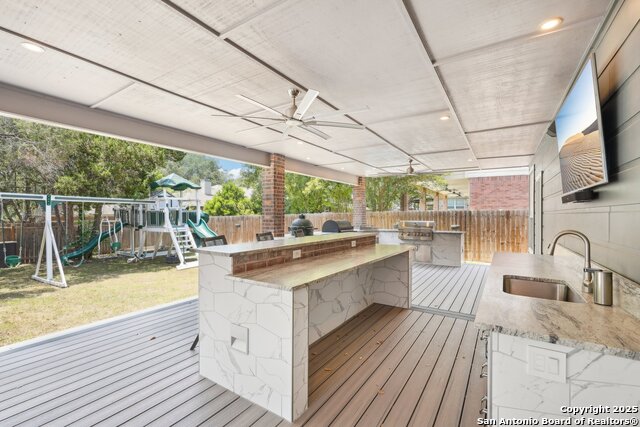 Listing photo id 40 for 2834 Olive Ave