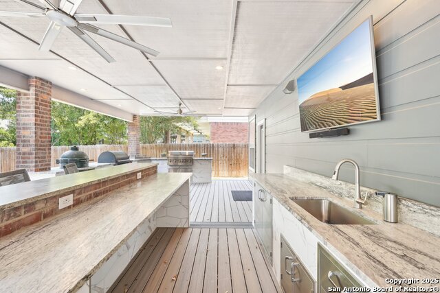 Listing photo id 41 for 2834 Olive Ave