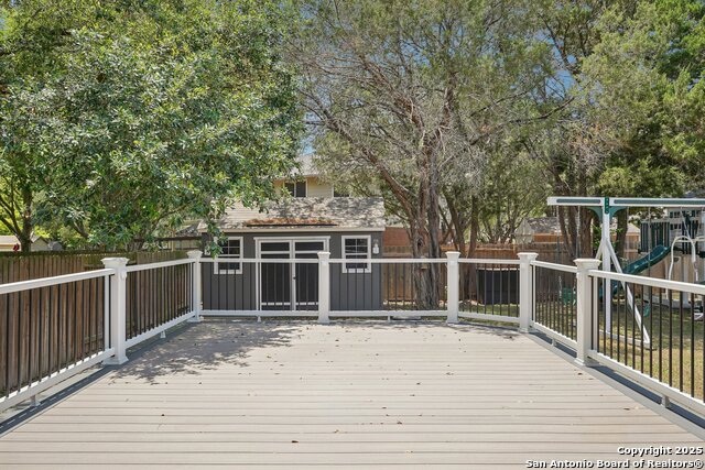 Listing photo id 44 for 2834 Olive Ave