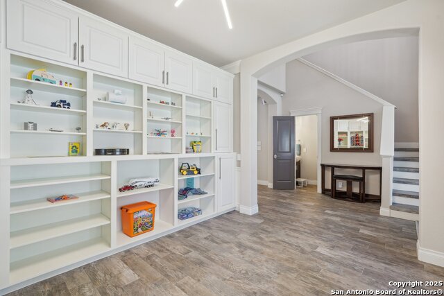 Listing photo id 3 for 2834 Olive Ave