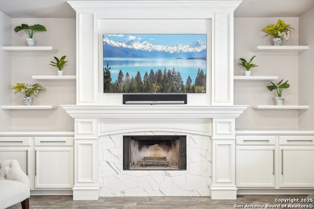 Listing photo id 5 for 2834 Olive Ave