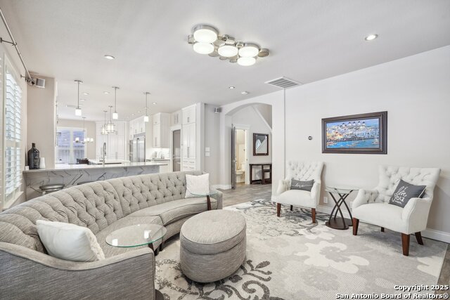 Listing photo id 6 for 2834 Olive Ave