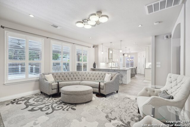 Listing photo id 7 for 2834 Olive Ave