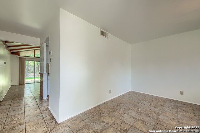 Image 4 of 27 For 3206 Bluefield