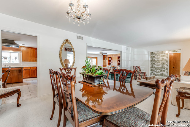 Listing photo id 9 for 110 Cliffside Dr