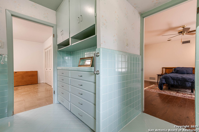 Listing photo id 14 for 110 Cliffside Dr