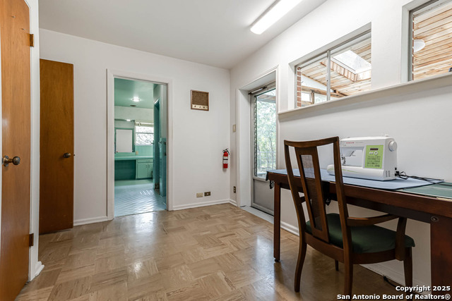 Listing photo id 20 for 110 Cliffside Dr