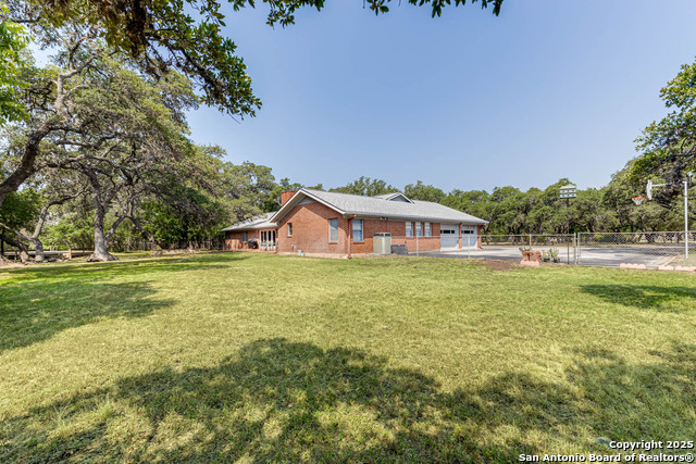 Listing photo id 22 for 110 Cliffside Dr