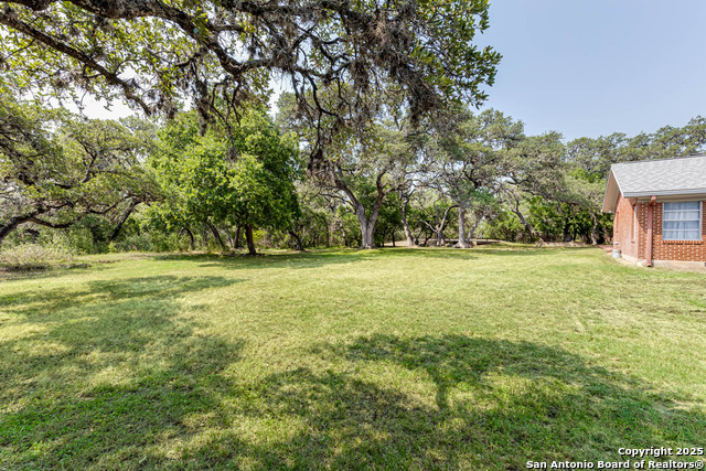 Listing photo id 25 for 110 Cliffside Dr