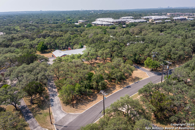Listing photo id 26 for 110 Cliffside Dr