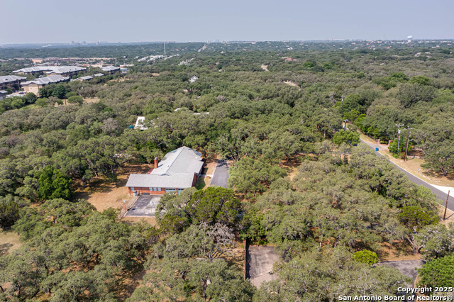 Listing photo id 27 for 110 Cliffside Dr